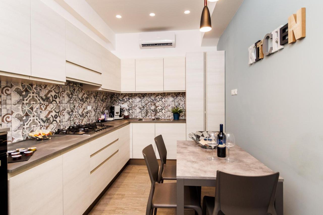 Blue Apartment เมสซีนา ภายนอก รูปภาพ